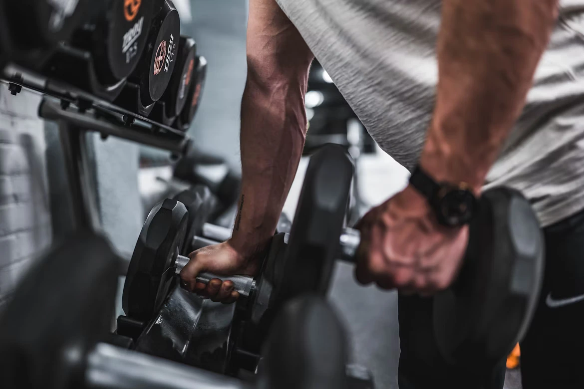 Área de entrenamiento de Derana Fitness